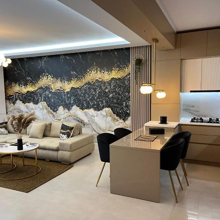Sas 2 Luxury Apartments Мамая Екстериор снимка