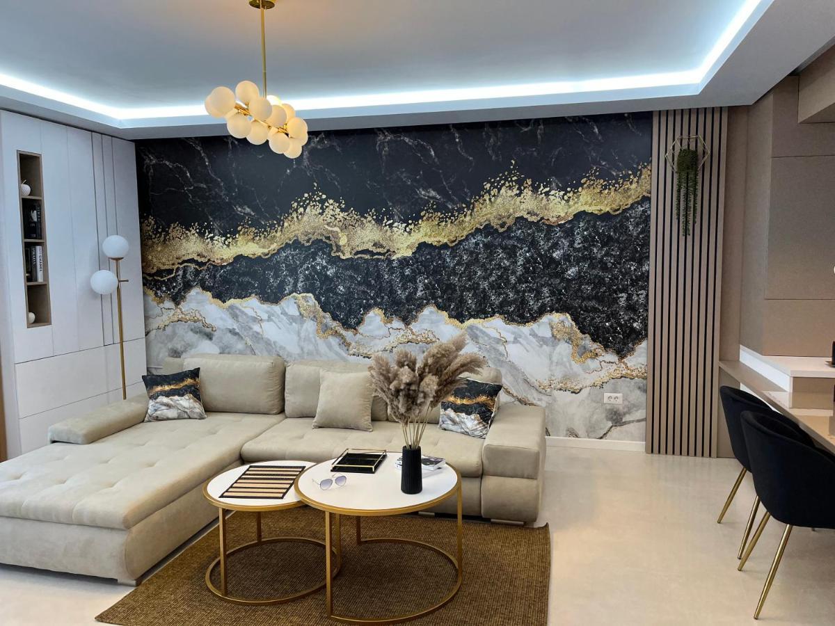 Sas 2 Luxury Apartments Мамая Екстериор снимка