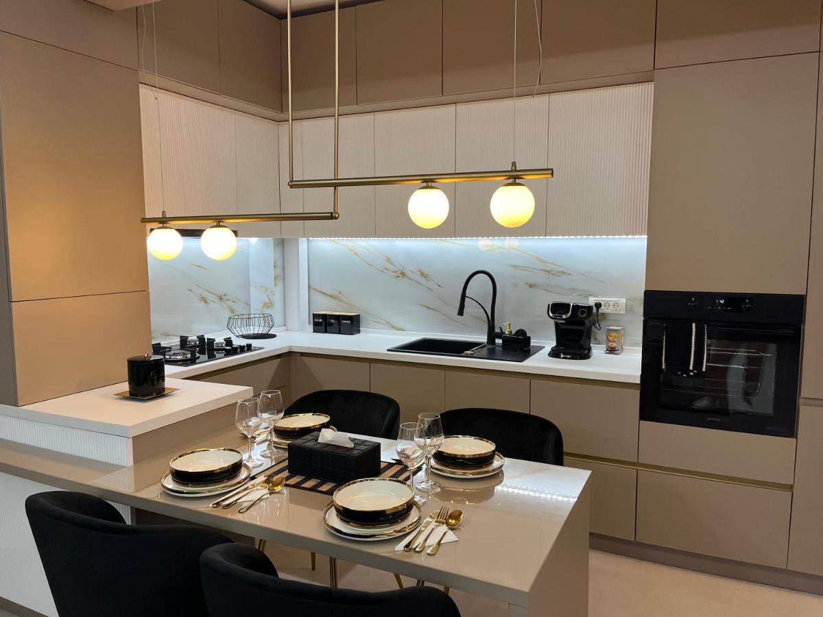 Sas 2 Luxury Apartments Мамая Екстериор снимка