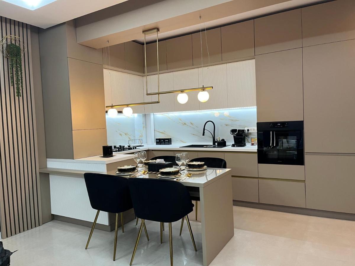 Sas 2 Luxury Apartments Мамая Екстериор снимка